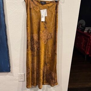 Aakaa Women's Maxi Skirt in Floral Brown